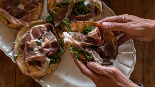 πιτούλες-με-κατσικίσιο-τυρί-προσούτο-562652080