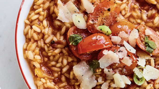 ριζότο-με-ντομάτα-φέτα-και-θυμάρι-562675132