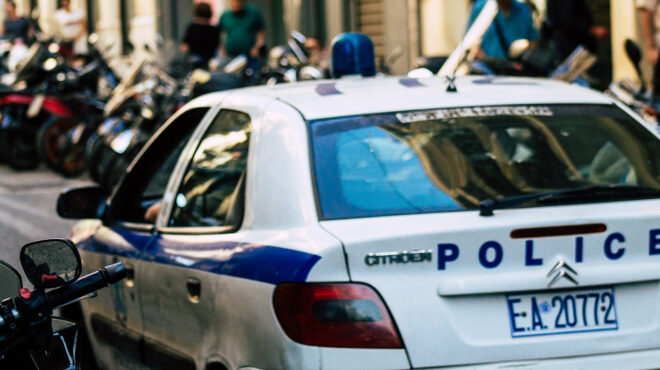 θεσσαλονίκη-υποπτη-βαλίτσα-έξω-από-το-562679854