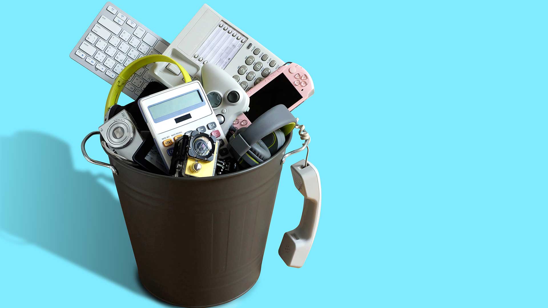 E-Waste: Σε ένα χρόνο «τυλίξαμε» τη Γη με καλώδια 107 φορές-1