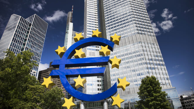 στα-πρόθυρα-ύφεσης-η-οικονομία-της-ευρ-562702015