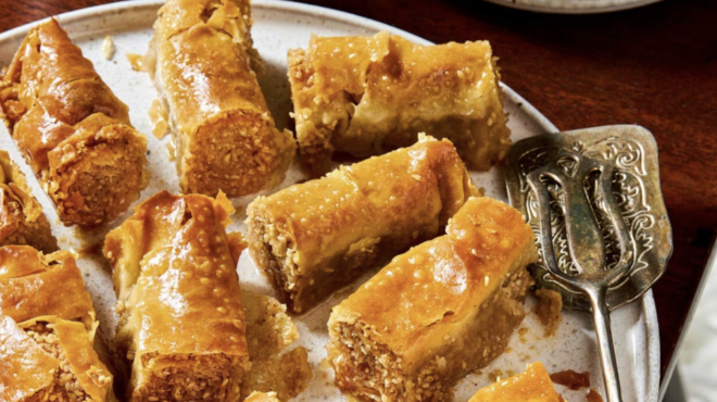 σουσαμένιο-σαραγλί-από-τον-εβρο-562701949