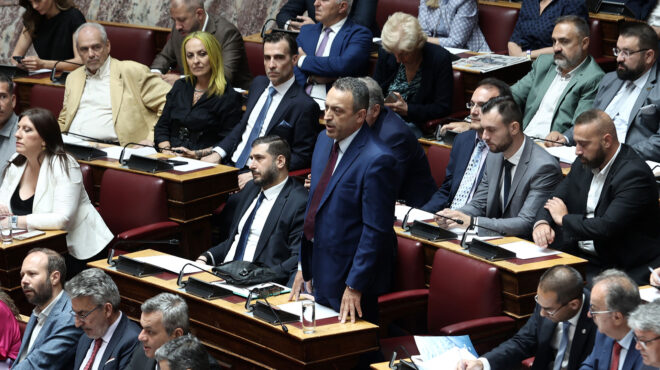 δύο-αναρτήσεις-για-τους-σπαρτιάτες-562690540