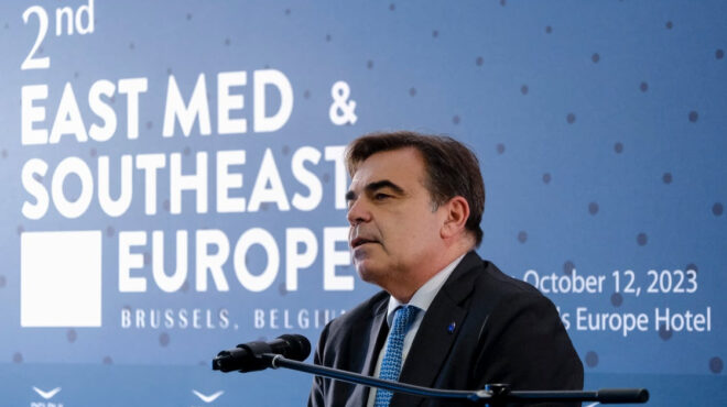 σχοινάς-h-τουρκία-πρέπει-να-επιλέξει-ή-562668265