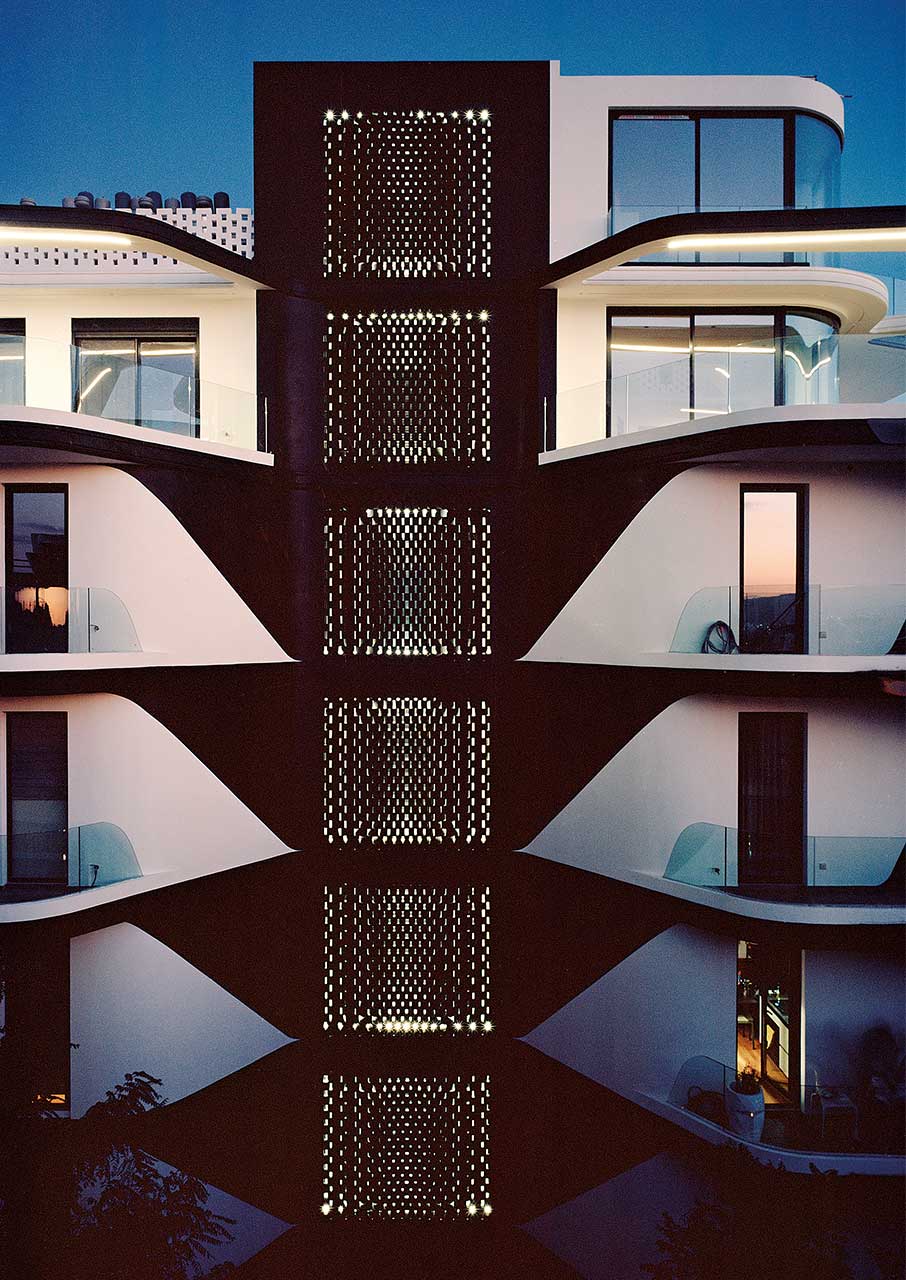 Μέσα στην πρώτη AI πολυκατοικία της Αθήνας-2