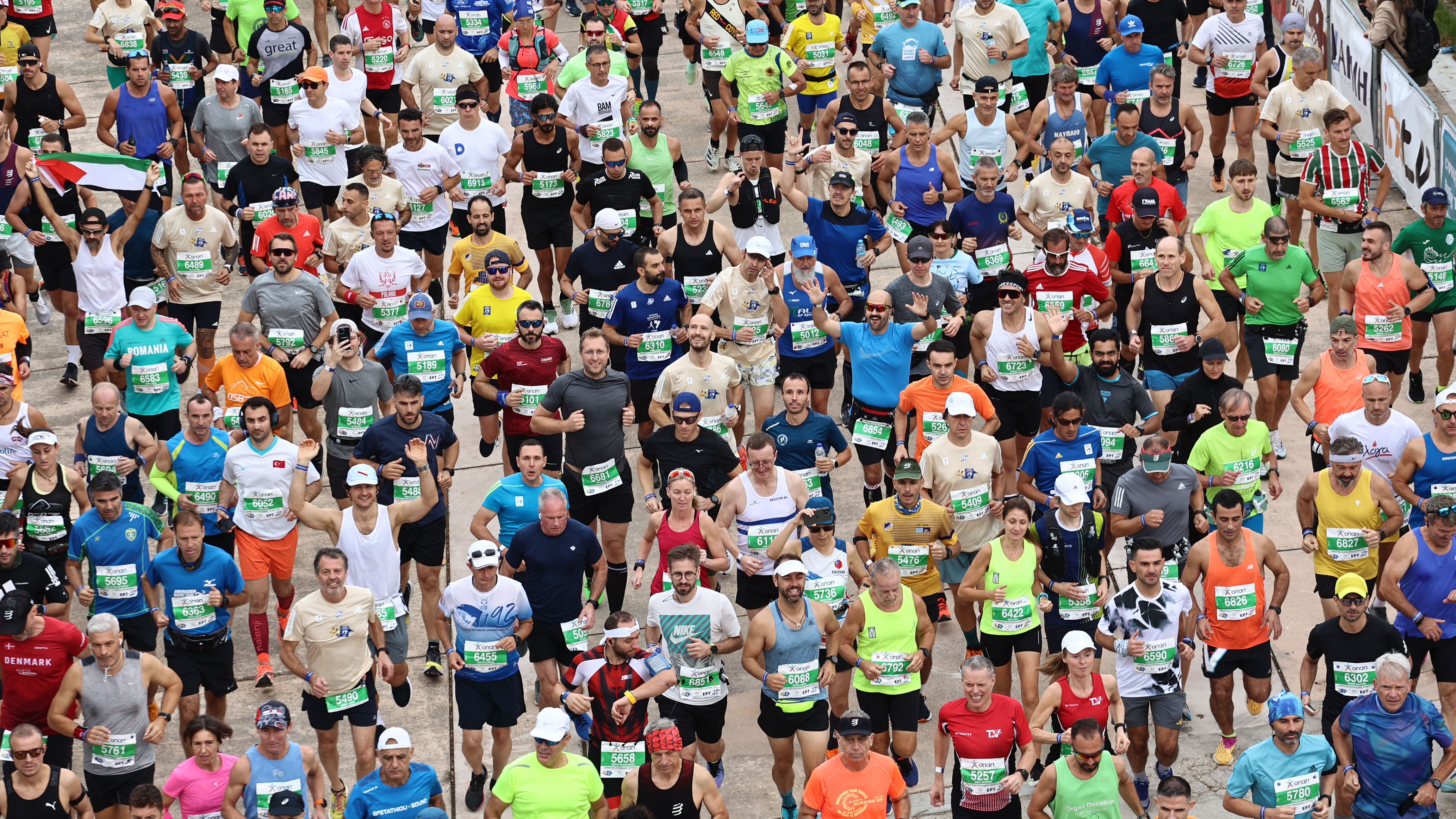 Δύναμη, άμιλλα, συμπερίληψη: Εικόνες από τον 40ό Αυθεντικό Μαραθώνιο της Αθήνας-7