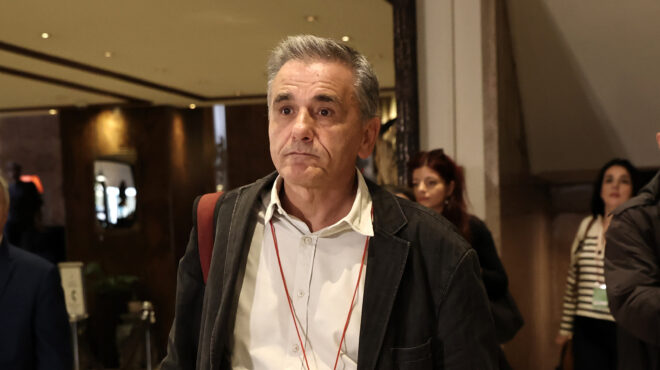 συριζα-η-π-πέρκα-δεν-παραδίδει-την-έδρ-562725100