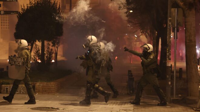 εξάρχεια-δύο-συλλήψεις-για-επιθέσεις-562738096