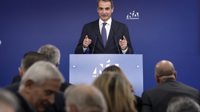 μητσοτάκης-το-41-δεν-είναι-λευκή-επιτα-562739518