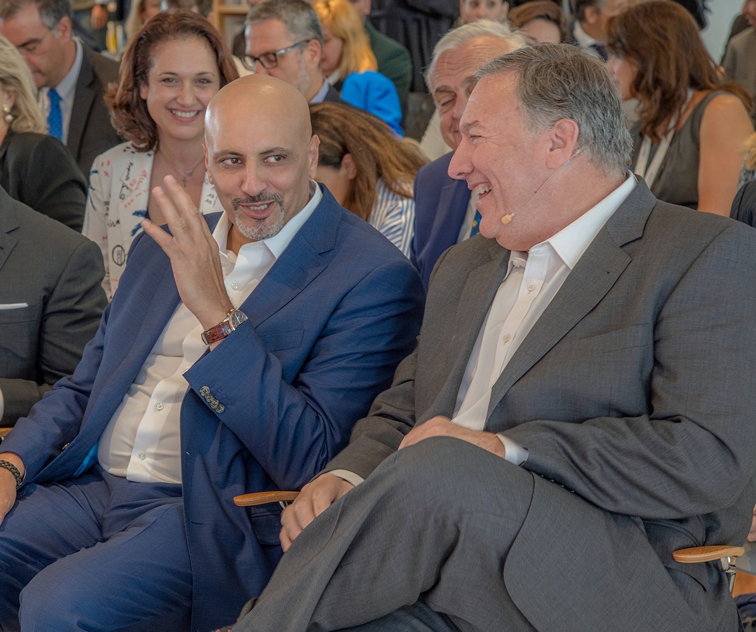 Πράξη πρώτη: Στον Φάρο με τους επισήμους-2