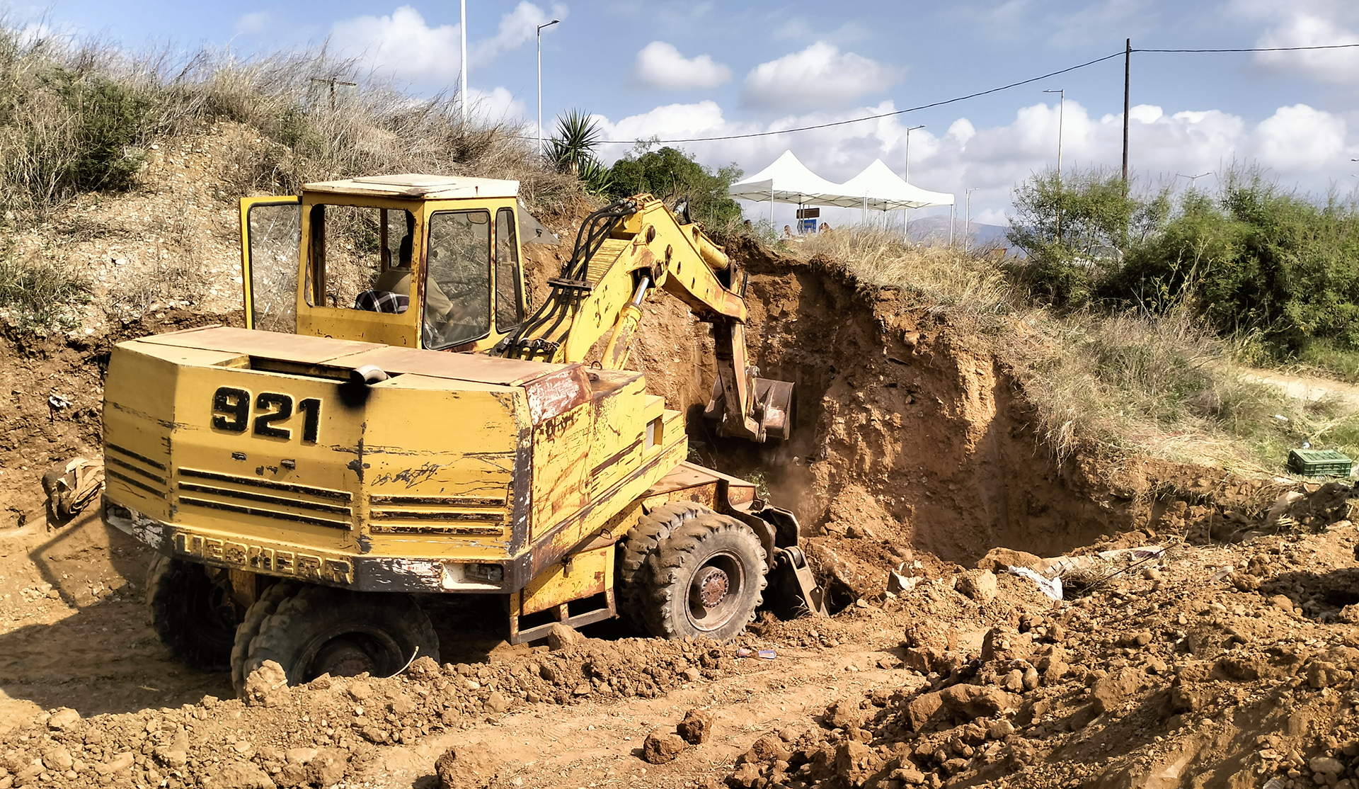 οι-ιντιάνα-τζόουνς-που-σκάβουν-την-ε-562706383