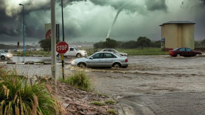 τυφώνας-έξω-και-μέσα-στο-παράπηγμα-562749790