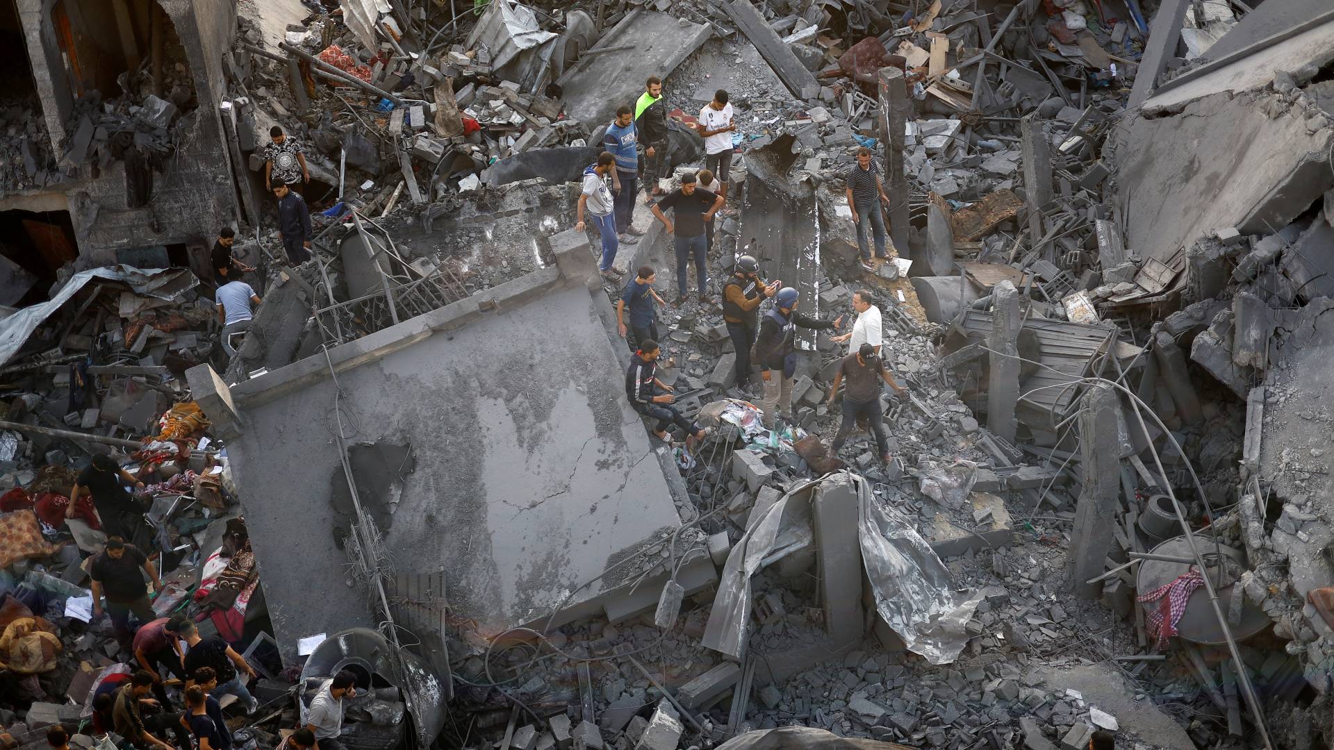 Περικυκλωμένη η πόλη της Γάζας – Δεκάδες νεκροί από την επίθεση στον καταυλισμό Μαγκάζι-2