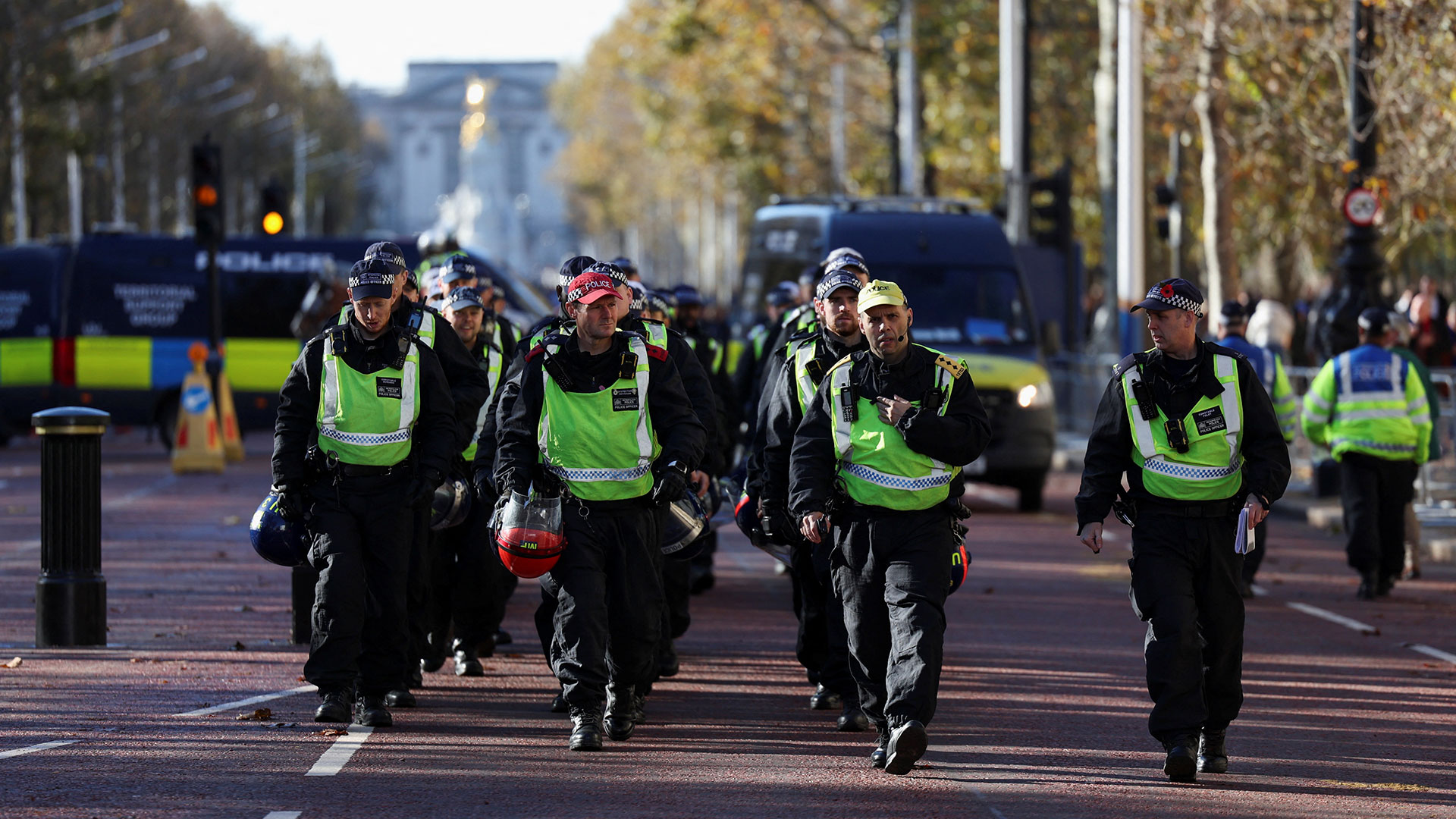 Λονδίνο: Συγκρούσεις της αστυνομίας με ακροδεξιούς – Δεκάδες συλλήψεις-4