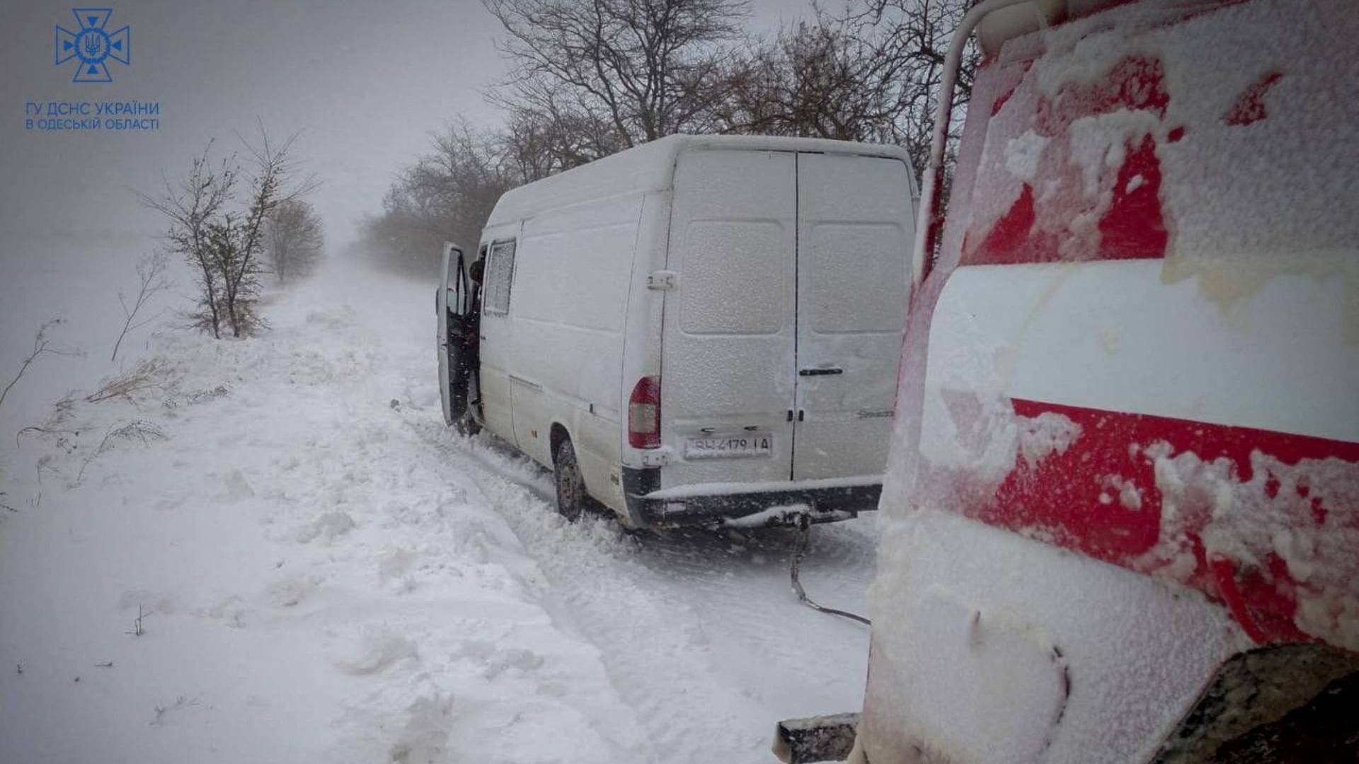 Ουκρανία: Σφοδρή χιονοθύελλα «παραλύει» τη χώρα – Χωρίς ηλεκτρικό 2.000 κοινότητες (εικόνες)-2