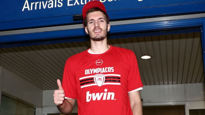 ερυθρόλευκος-ο-πετρούσεφ-562755073