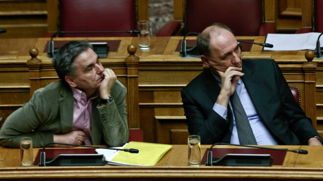 συριζα-ο-σταθάκης-άνοιξε-την-πόρτα-η-562716616