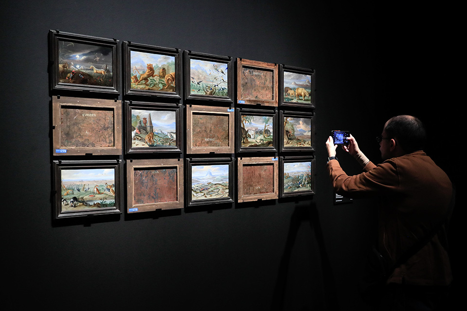 Μια ματιά ψηλά-1