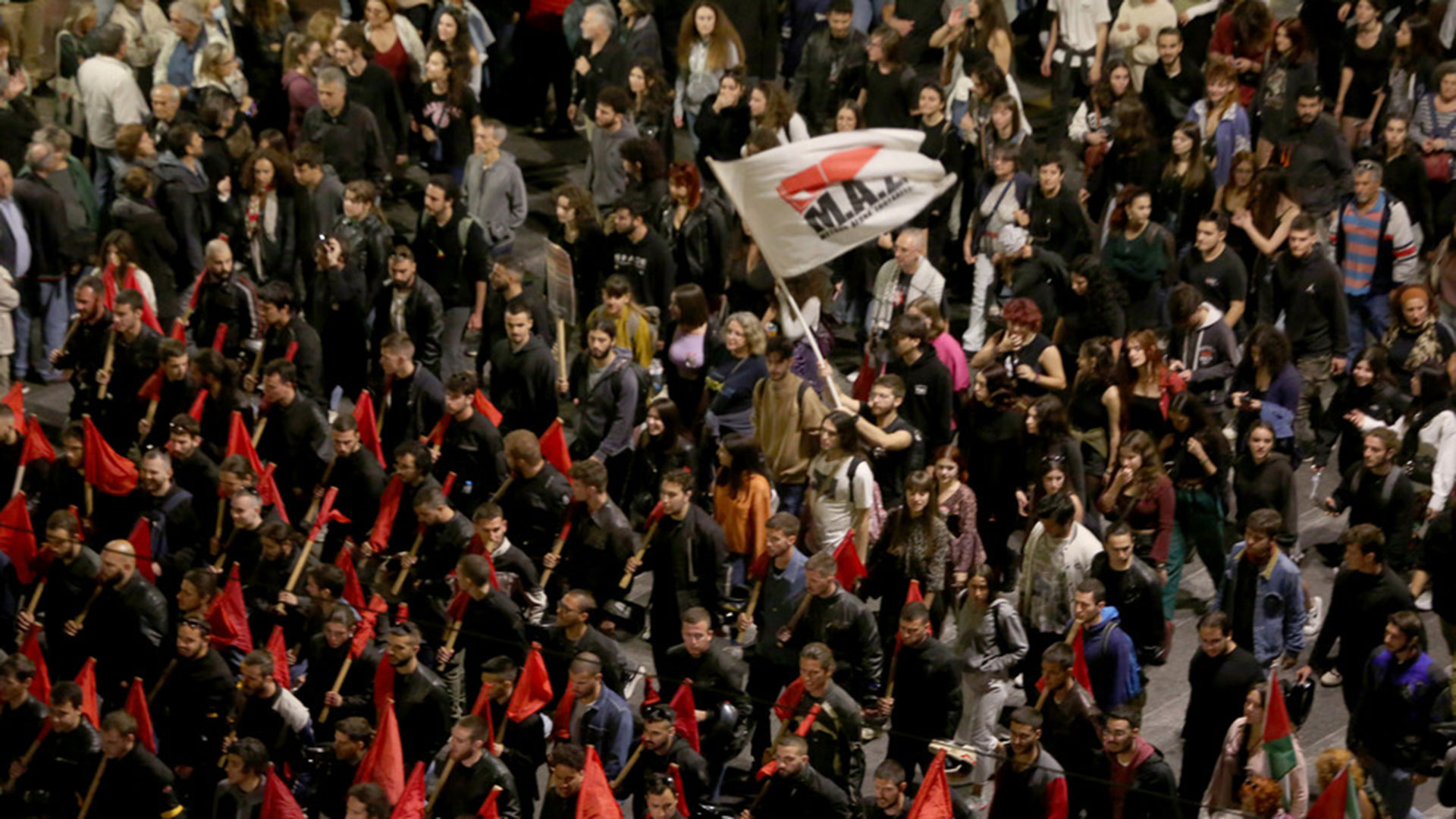 50 χρόνια Πολυτεχνείο: Στιγμιότυπα από τις μαζικές συγκεντρώσεις-2