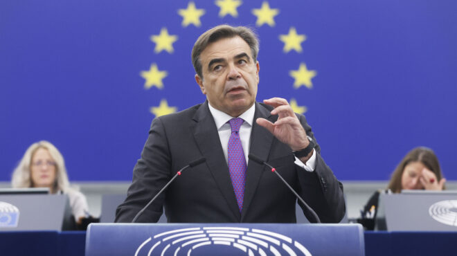 oke-να-μπουν-και-οι-πρόσφυγες-στην-εγχώρι-562731754