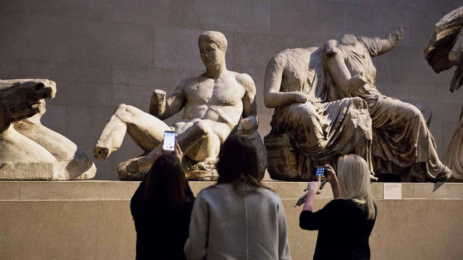 Στο βρετανικό Κοινοβούλιο το «φάουλ» του Σούνακ-1