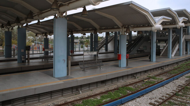 πτώση-άνδρα-στις-γραμμές-του-ησαπ-562745767