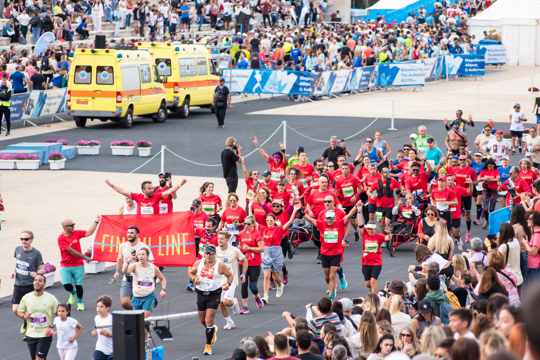 Οι Finish Liners έδωσαν κόκκινο χρώμα στον Μαραθώνιο της Αθήνας-3