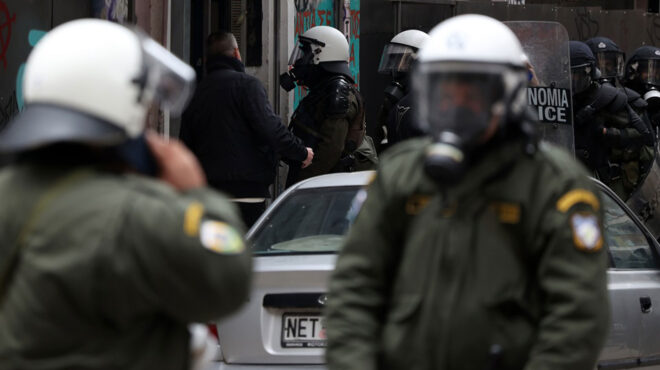 επεισόδια-με-χημικά-στην-πλατεία-βικτ-562704412