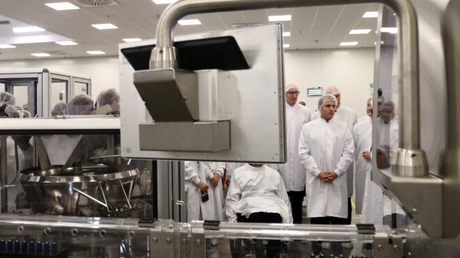 κοντά-σε-αξία-1-τρισ-δολ-δύο-εταιρείες-υ-562746736