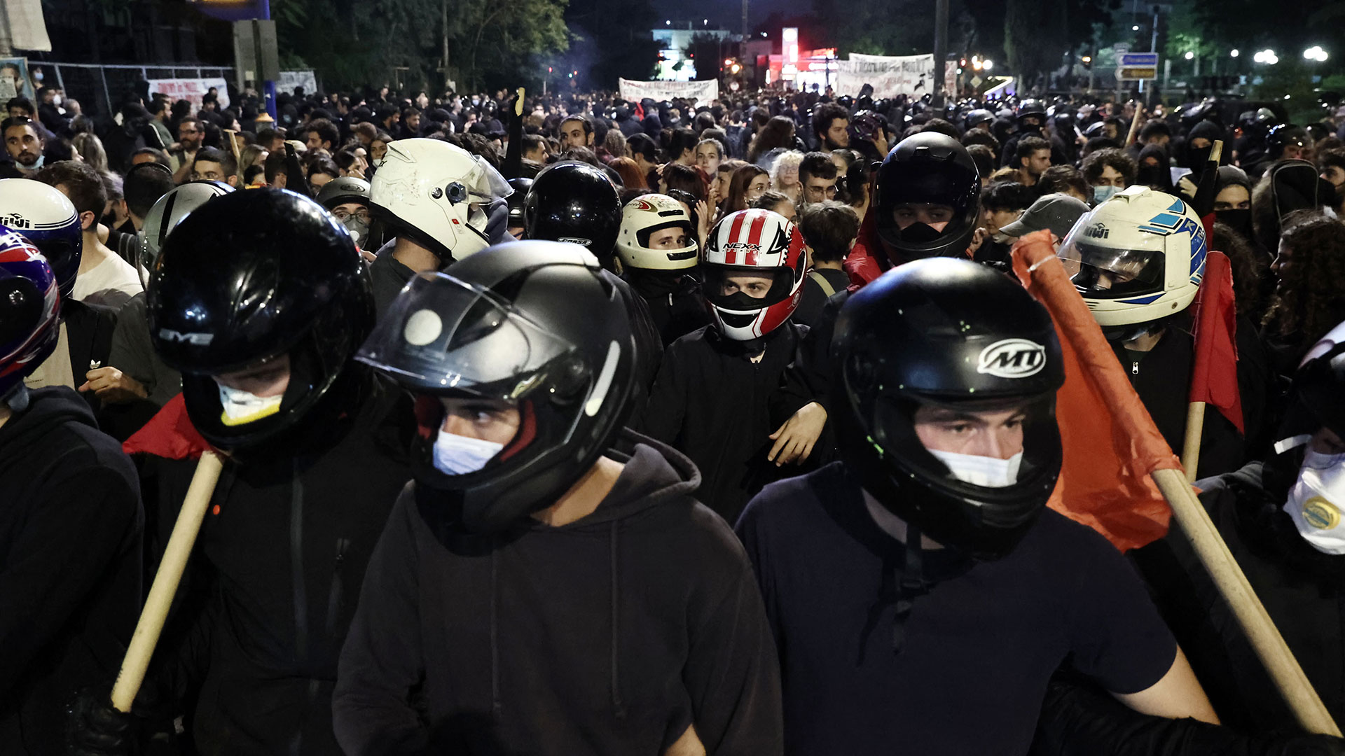 Νέο Ηράκλειο: Εννέα προσαγωγές υπό τον φόβο επεισοδίων-1