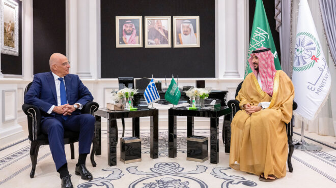 δένδιας-παρατείνεται-η-παρουσία-των-ε-562719934