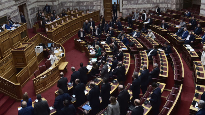 τέμπη-αντιπαράθεση-στη-βουλή-για-τη-σύ-562730590