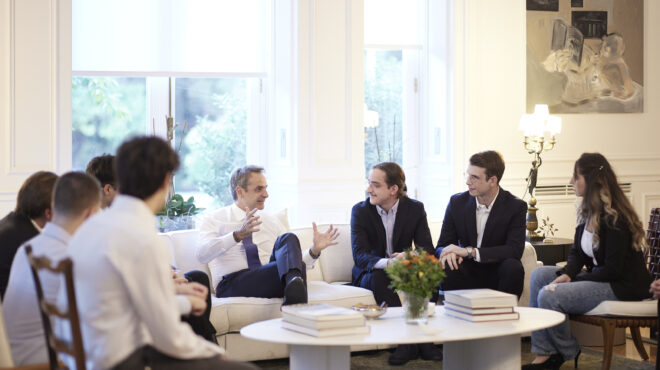 μητσοτάκης-συνάντηση-με-την-ελληνική-562739104