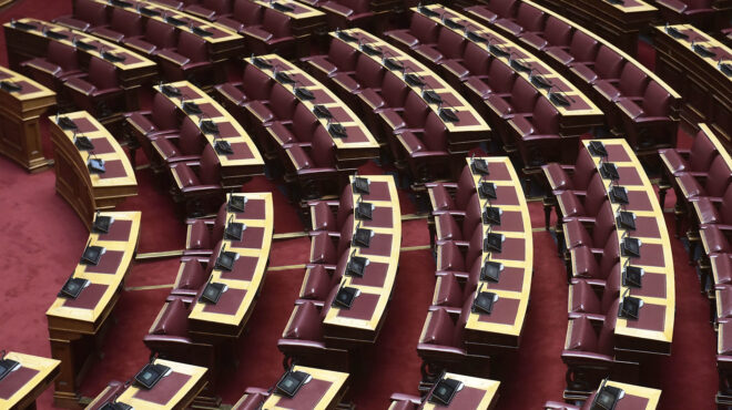 θεωρείο-μάχη-με-το-κκε-562744765