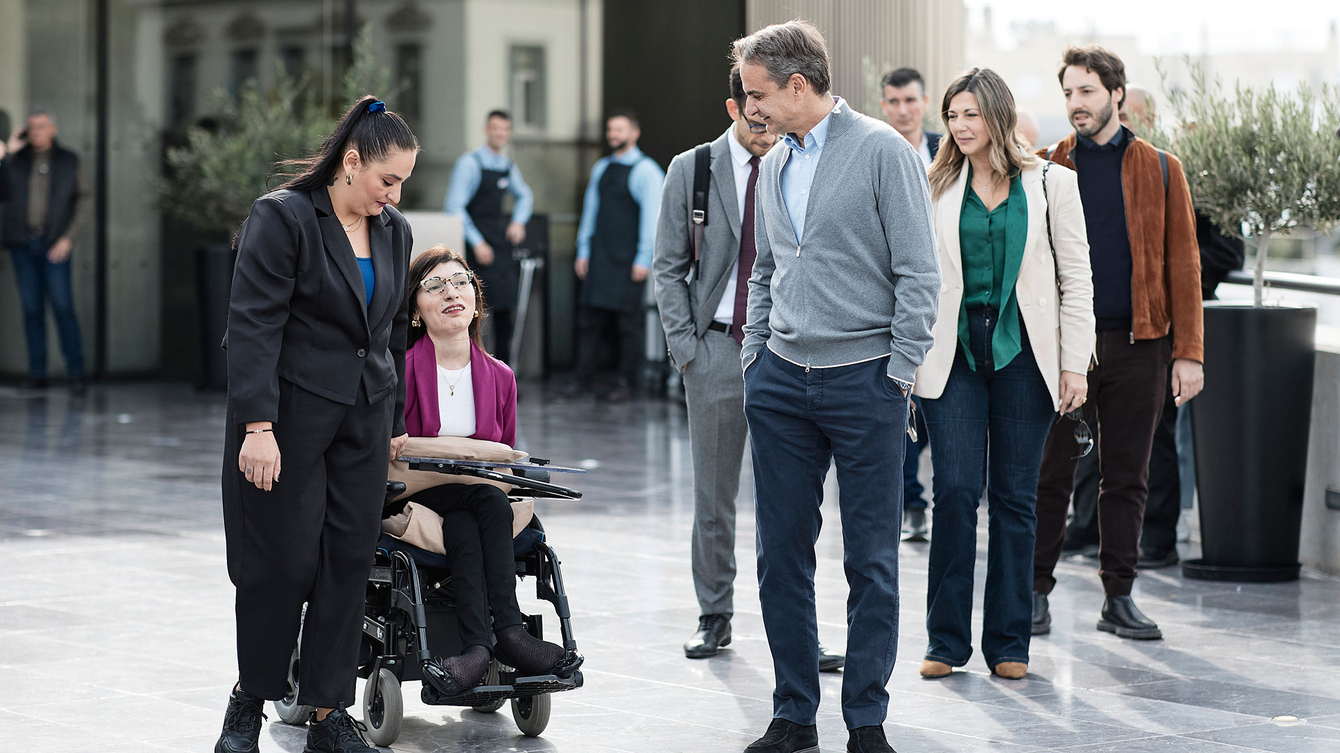 Προσωπικός βοηθός ΑμεΑ: Συνάντηση Μητσοτάκη με ωφελούμενη-1