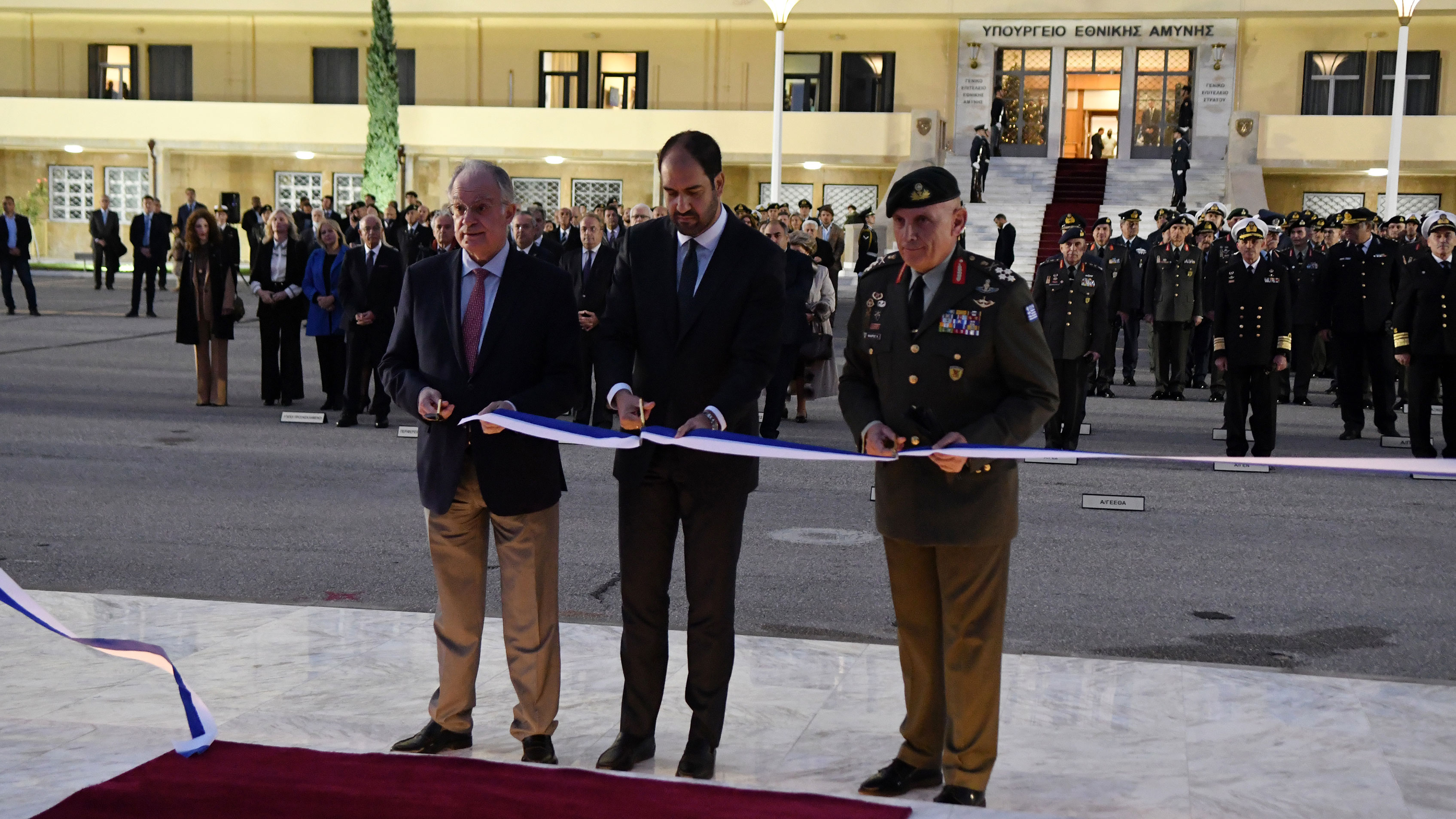 Πεντάγωνο: Εγκαινιάστηκε το Μνημείο Αθανάτων του Εθνους – Εικόνες-1