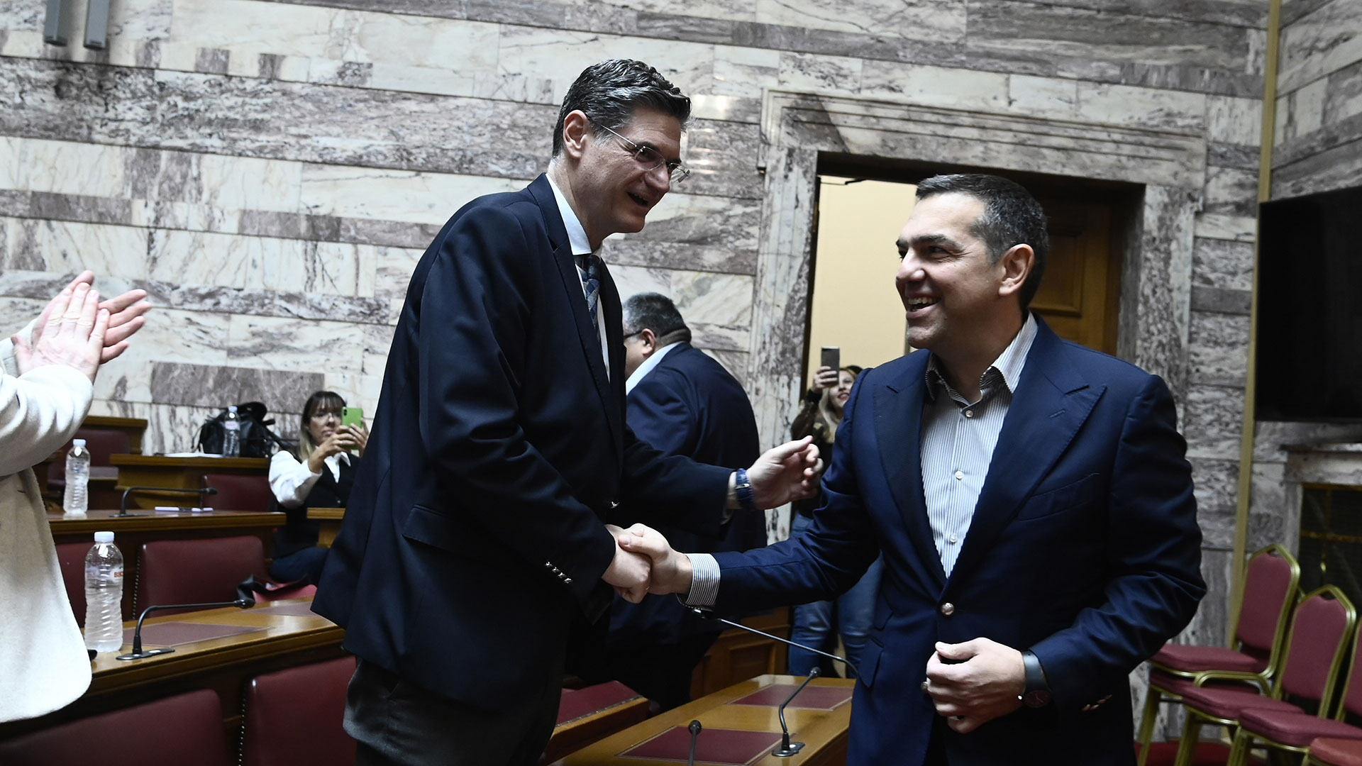 Επίθεση Κασσελάκη στην Κ.Ο. των 11 – «Οφειλαν να παραδώσουν τις έδρες τους»-7