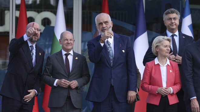 πρώτο-ελληνικό-μπλόκο-στην-αλβανία-562722286