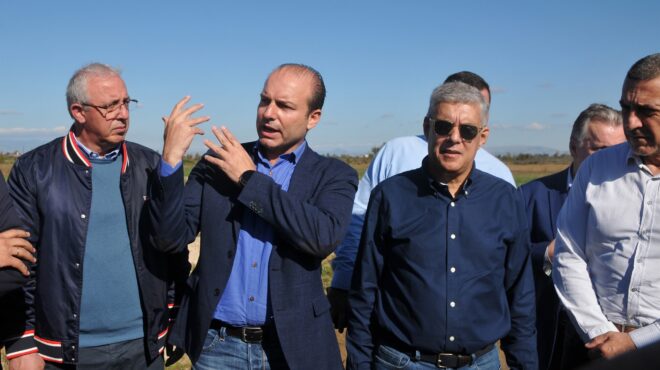 εντός-και-εκτός-το-μεταναστευτικό-και-562720171