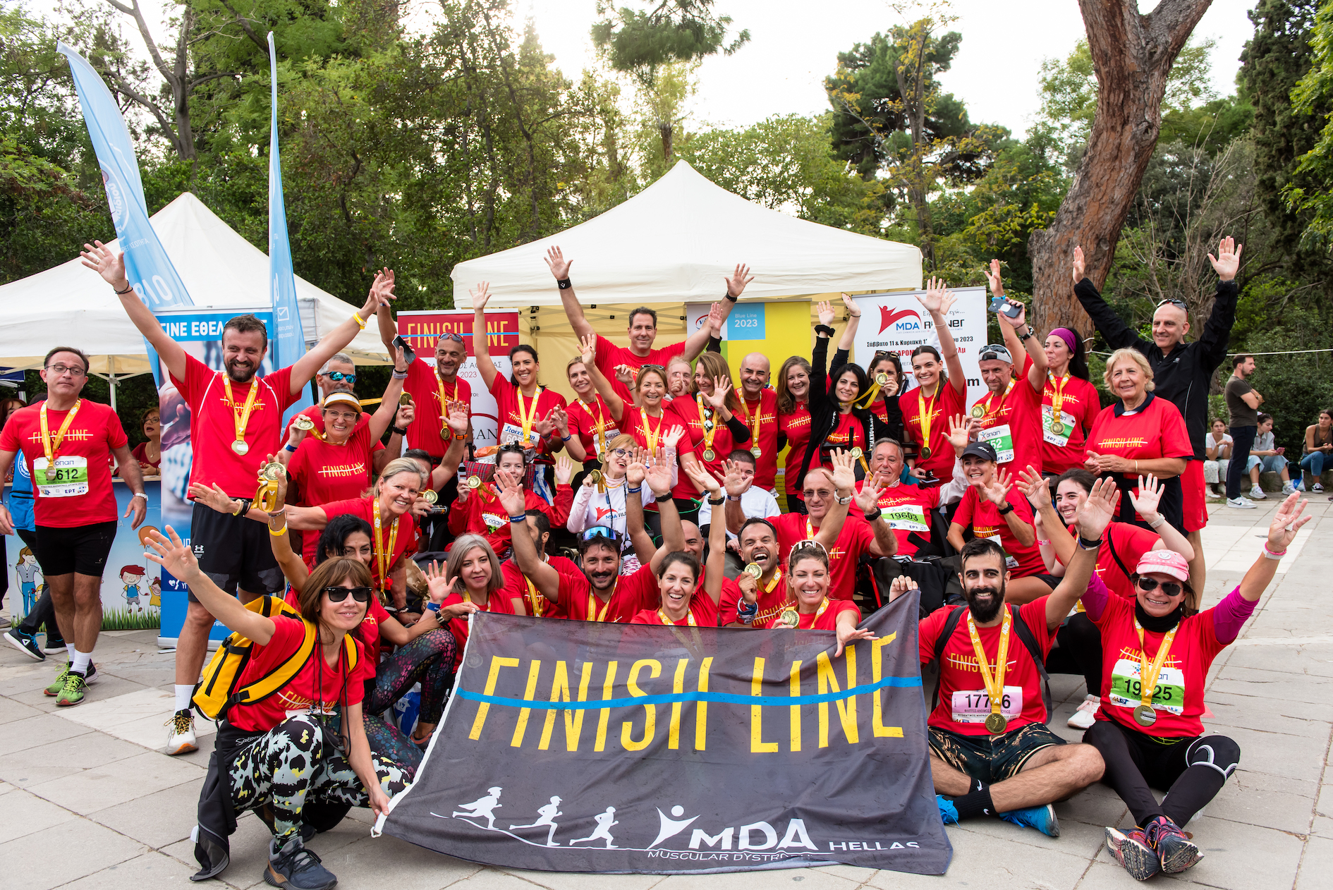 Οι Finish Liners έδωσαν κόκκινο χρώμα στον Μαραθώνιο της Αθήνας-2