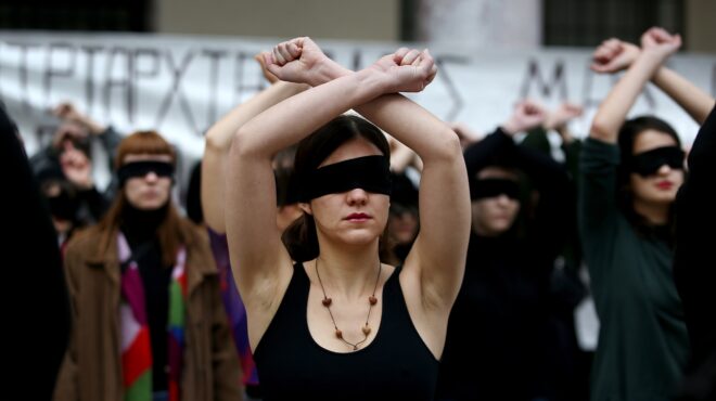 ενδοοικογενειακή-βία-χωρίς-διαφυγή-α-562729165