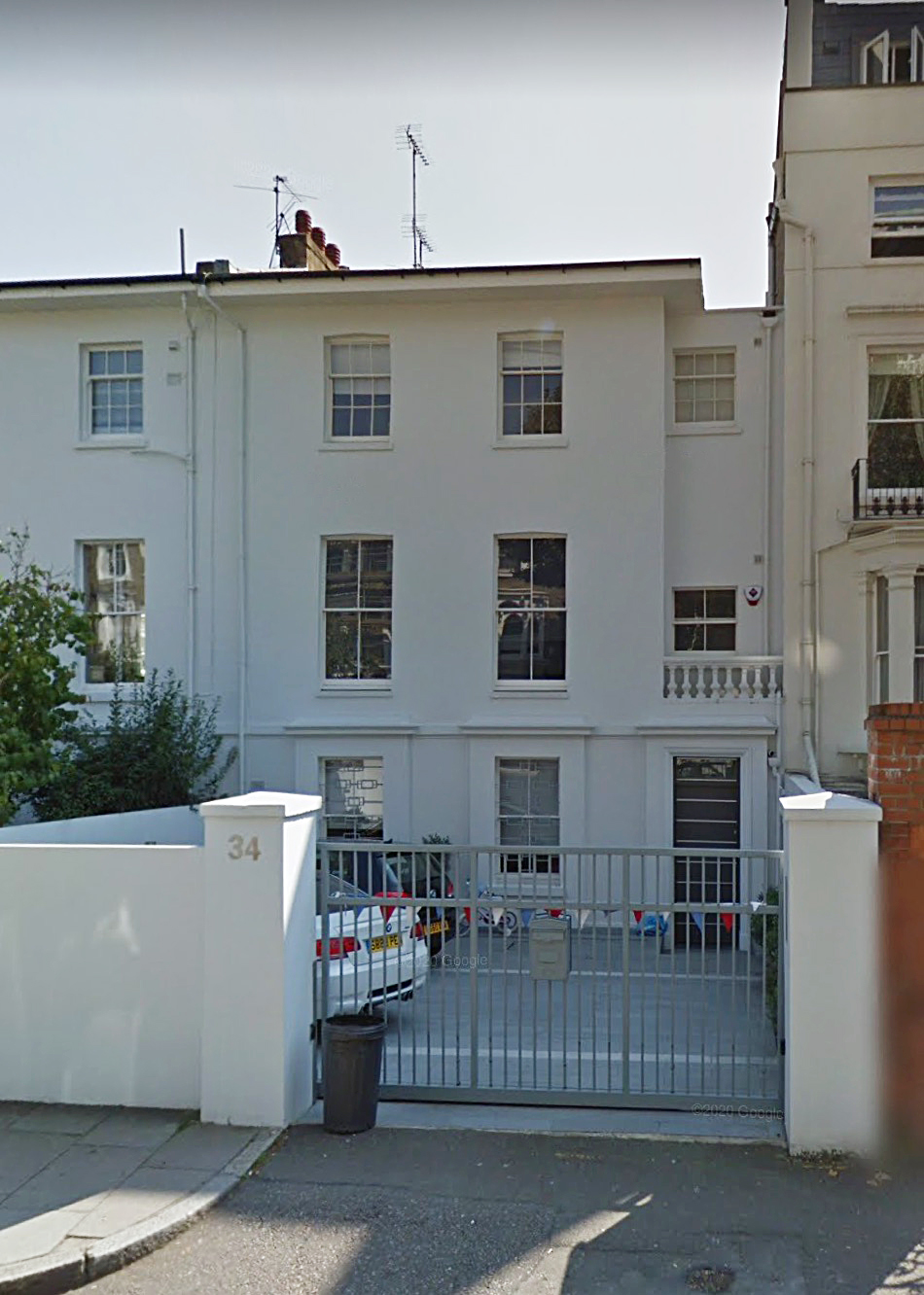 Πράξη τρίτη: Η δράση στην Αγγλία και ο ανίδεος τραπεζίτης-2