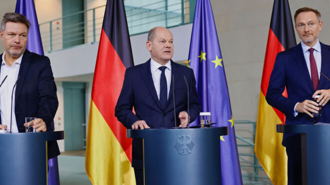 στα-πρόθυρα-δημοσιονομικής-κρίσης-η-γ-562757062