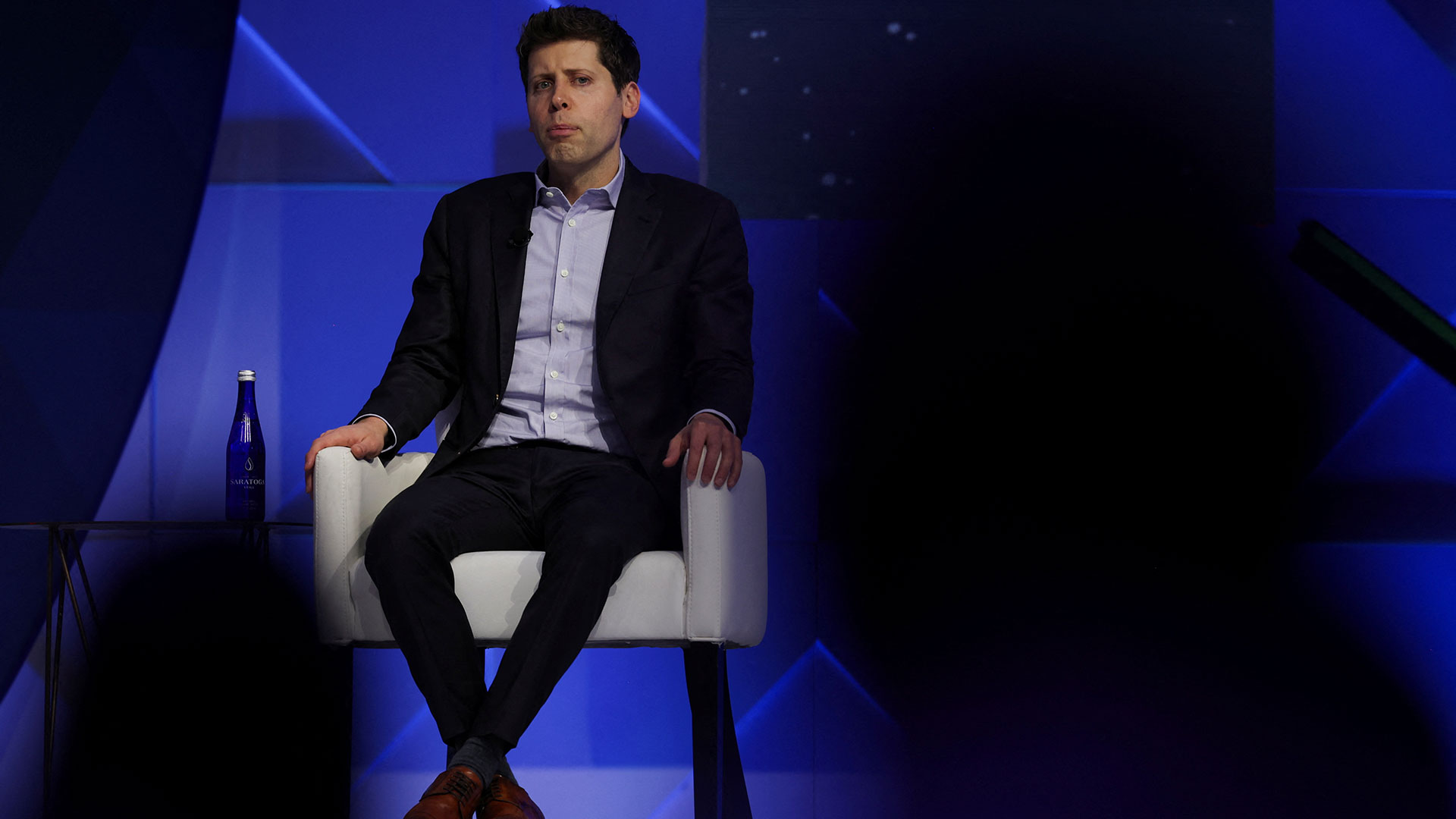 Σαμ Αλτμαν: Ο γκουρού της ΑΙ επέστρεψε στον θρόνο με «κόλπο γκρόσο»-1