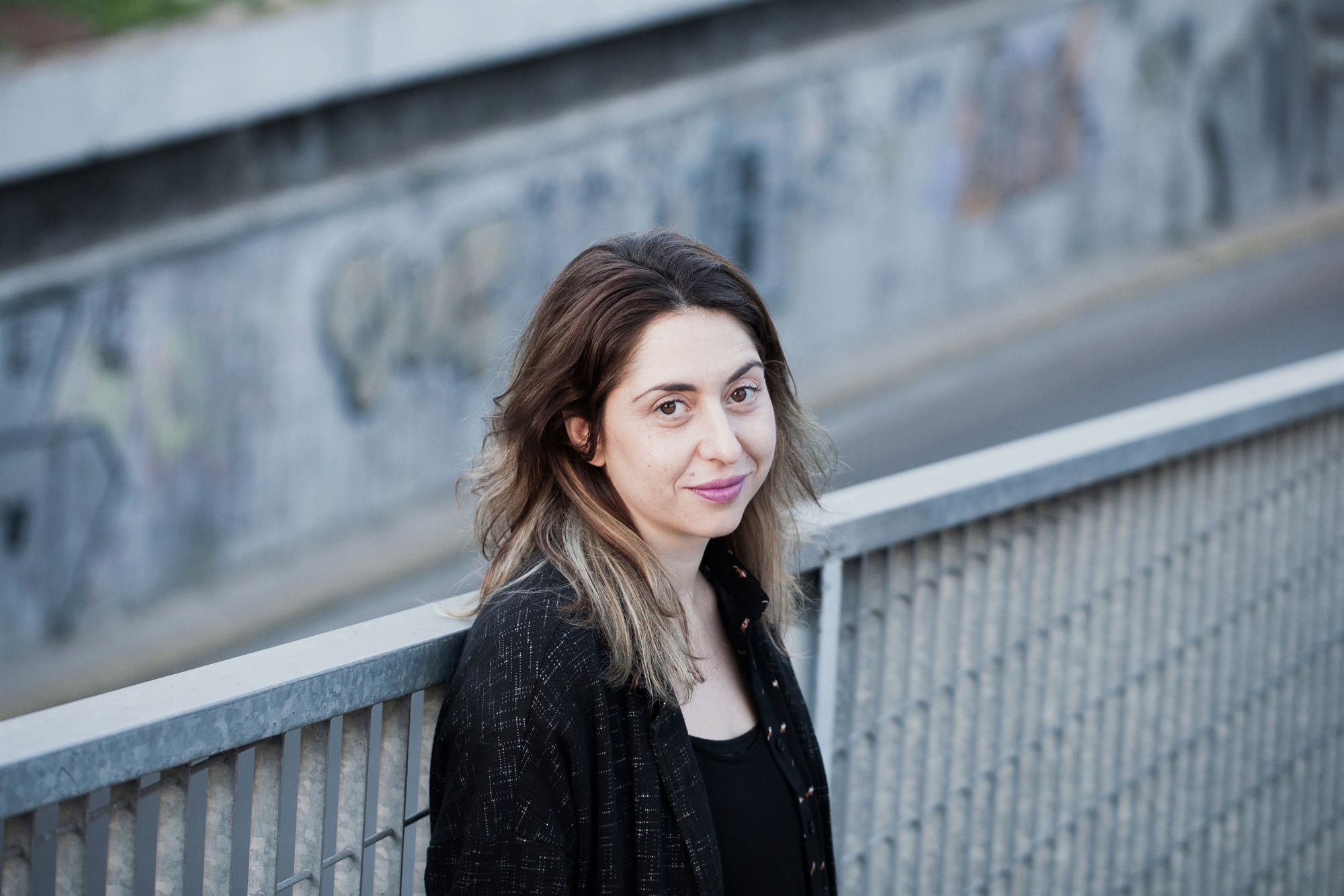 Πίσω από την ξεγνοιασιά – Η Σοφία Εξάρχου στην «Κ»-1