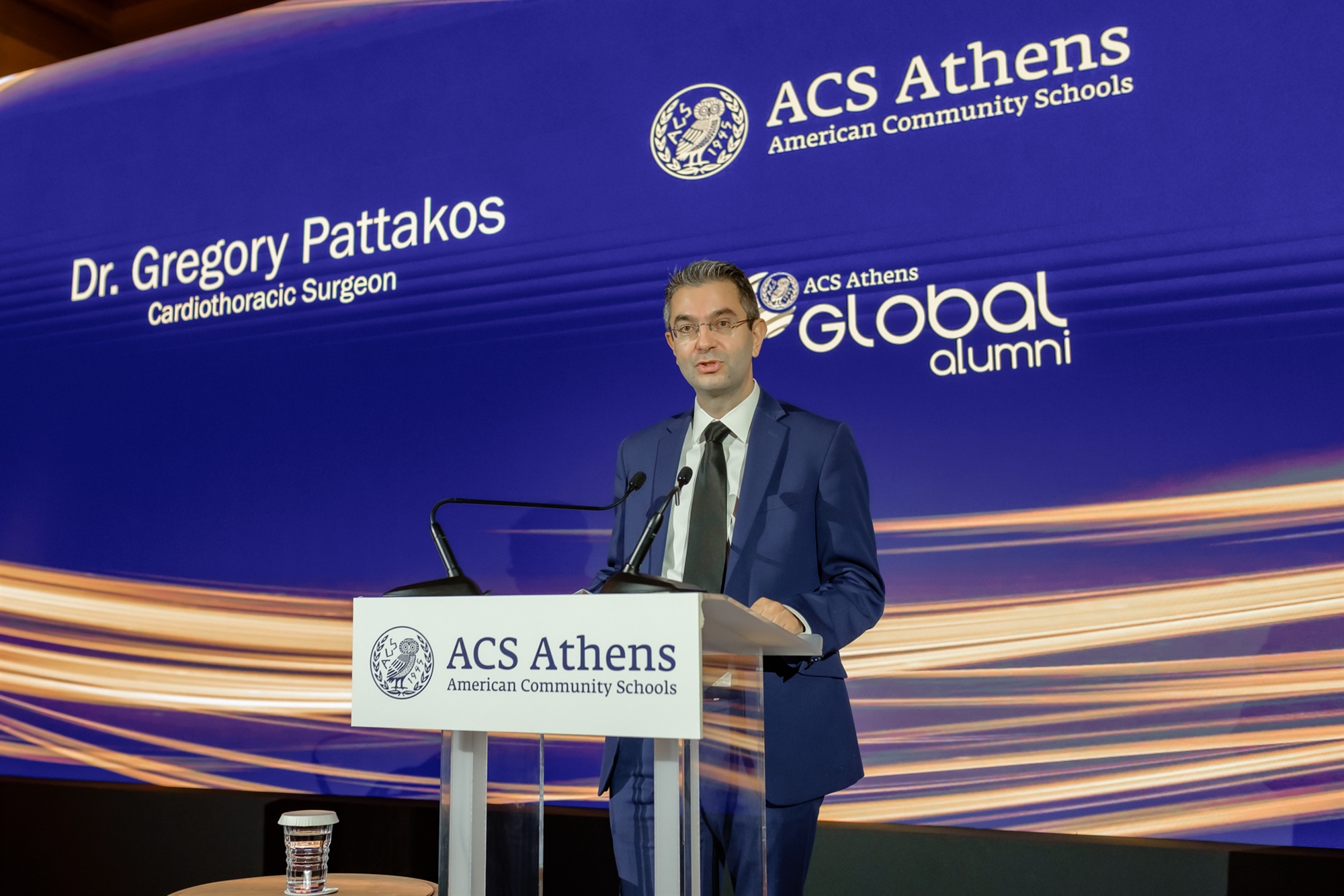 Το Αmerican Community Schools βράβευσε σε γκαλά σημαντικούς αποφοίτους του-2