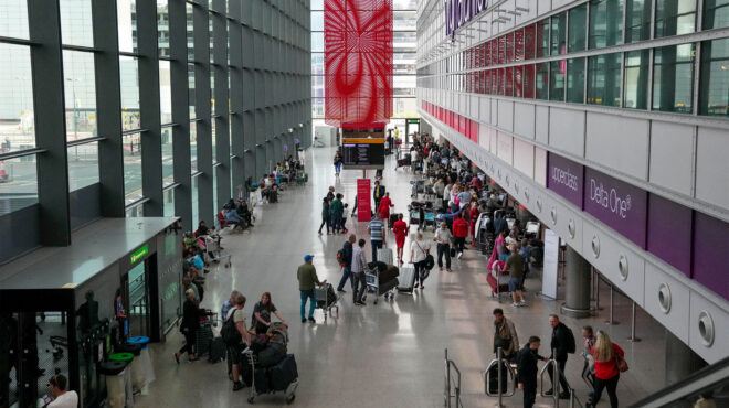 η-σαουδική-αραβία-αγοράζει-το-10-του-αερ-562757020