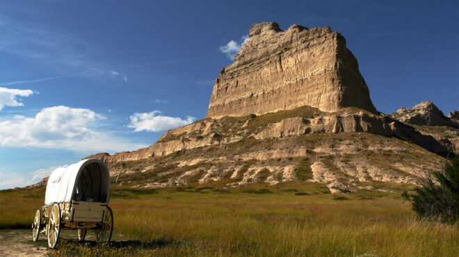 γυναίκα-στην-όχι-τόσο-αγρια-δύση-562750039
