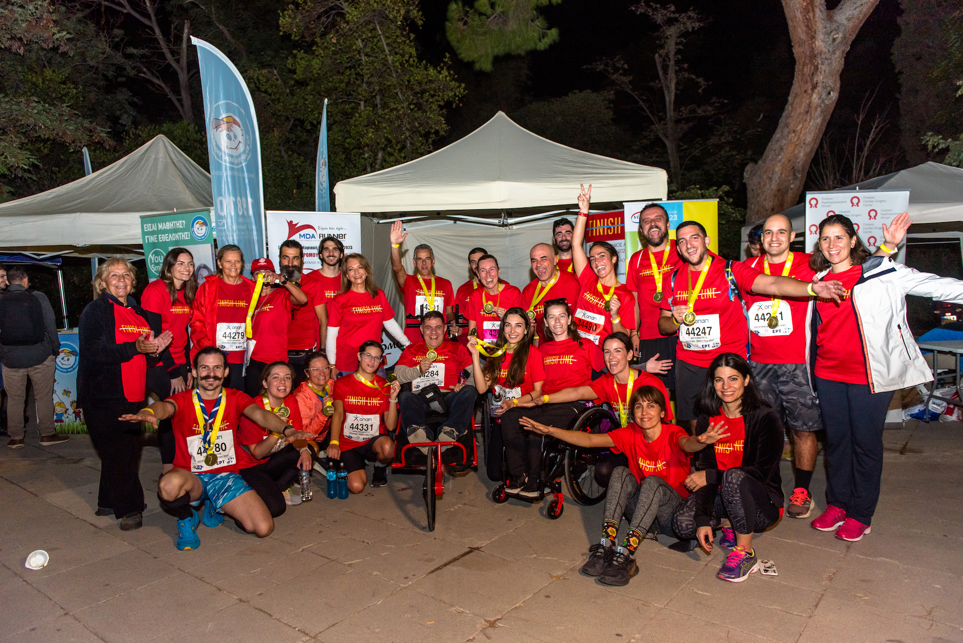 Οι Finish Liners έδωσαν κόκκινο χρώμα στον Μαραθώνιο της Αθήνας-1