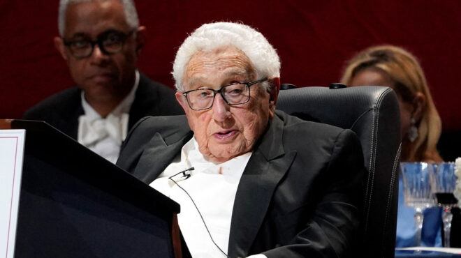 ο-χένρι-κίσινγκερ-δεν-άφησε-ποτέ-την-πα-562757560